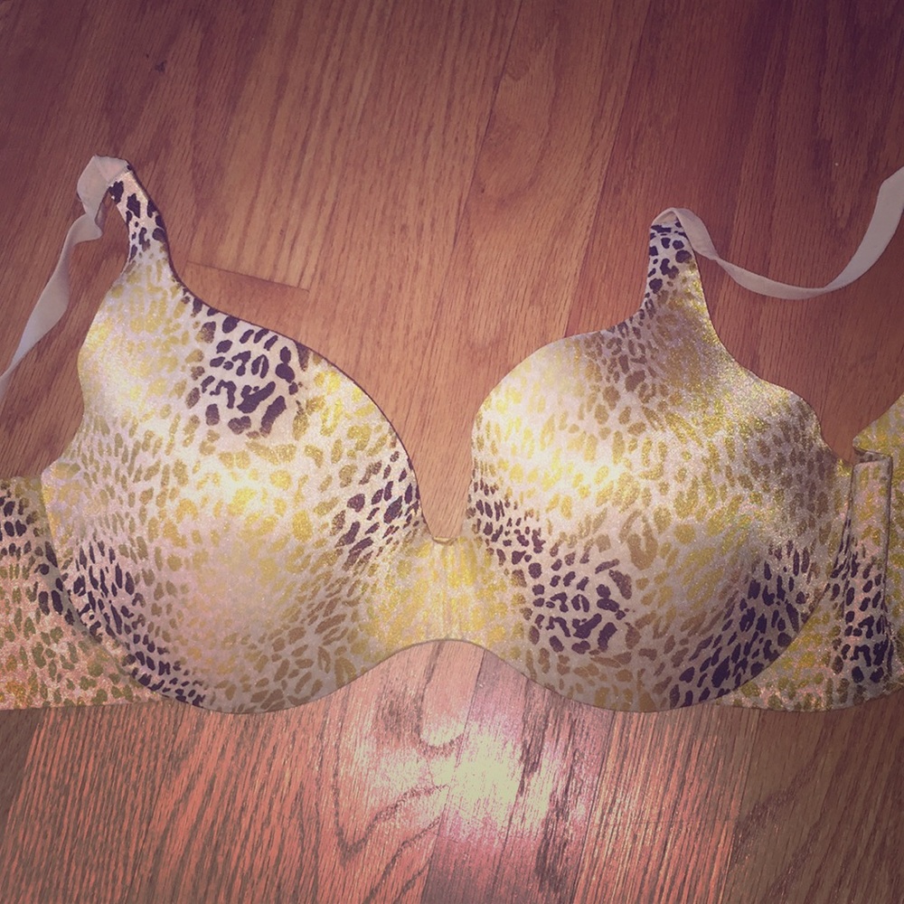 Victoria's Secret Leopard Print Bra (36D)